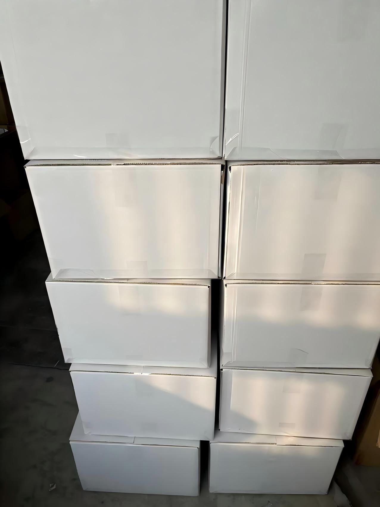 A  Cameroon customer  purchasd  10 boxes  pipette tips